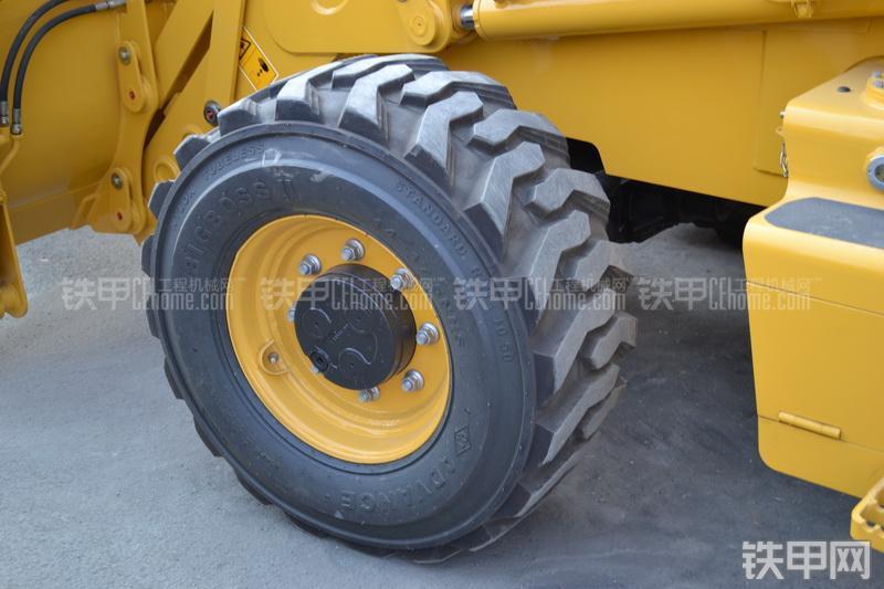 柳工CLG766A挖掘装载机整机外观