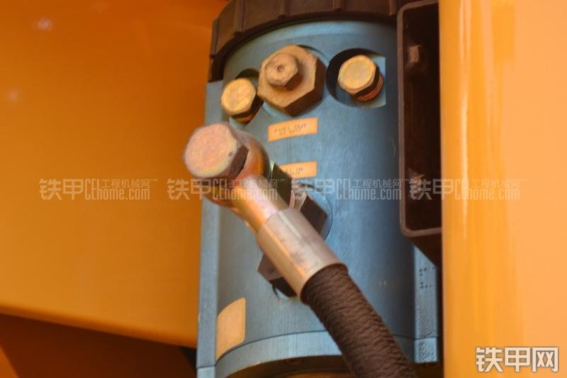 柳工CLG899III装载机局部