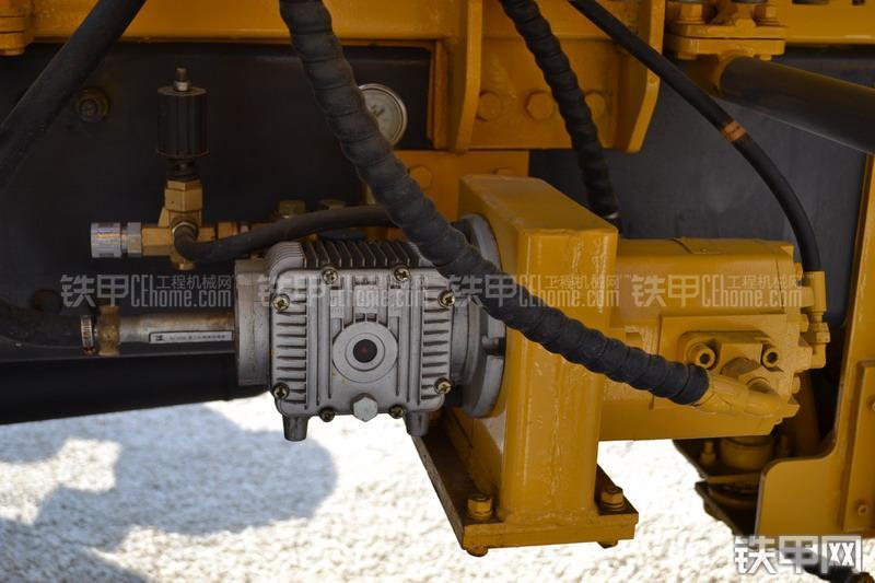 山推HJC5300THB-37沃尔沃泵车整机外观