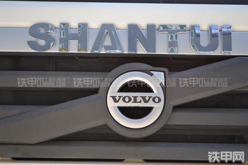 山推HJC5300THB-37沃尔沃泵车整机外观