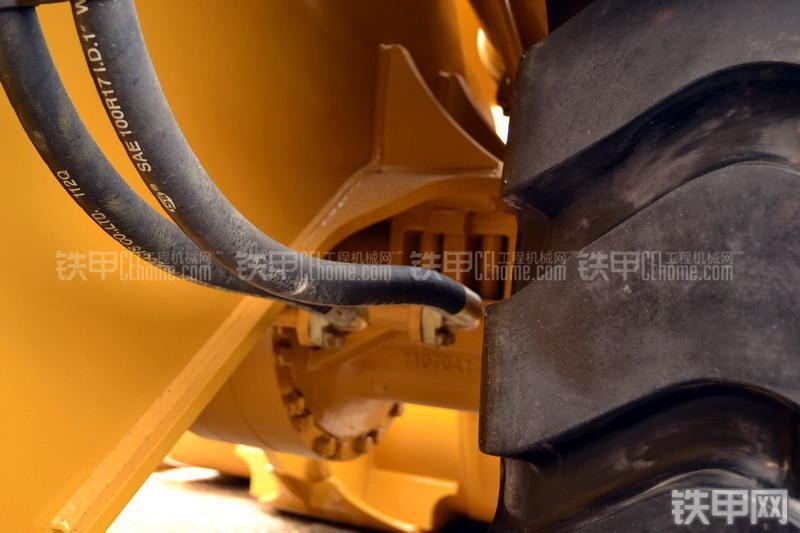 山工SEM658C装载机整机外观