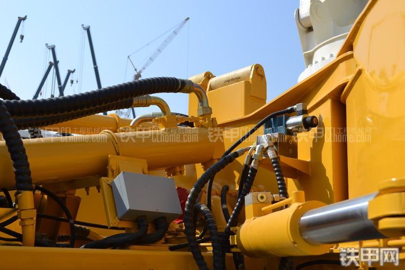 山推HJC5300THB-37沃尔沃泵车整机外观