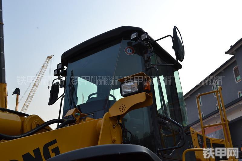 柳工856IV装载机局部