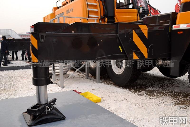 三一重工SAC3500起重机整机外观