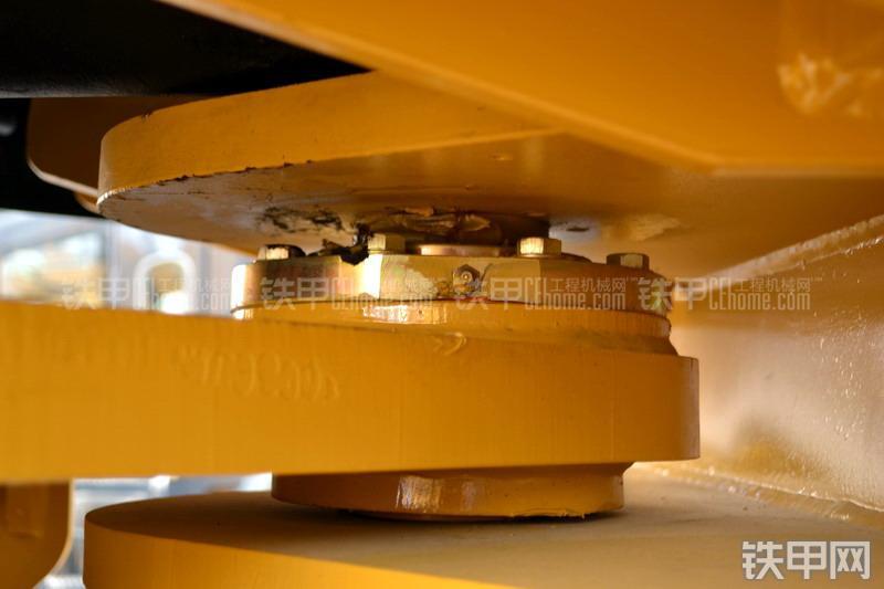 山工SEM658C装载机整机外观