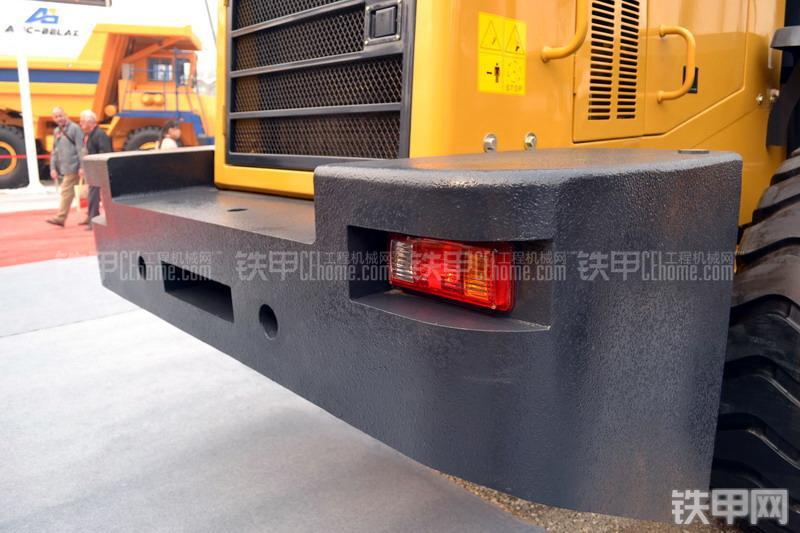 山工SEM660B装载机整机外观