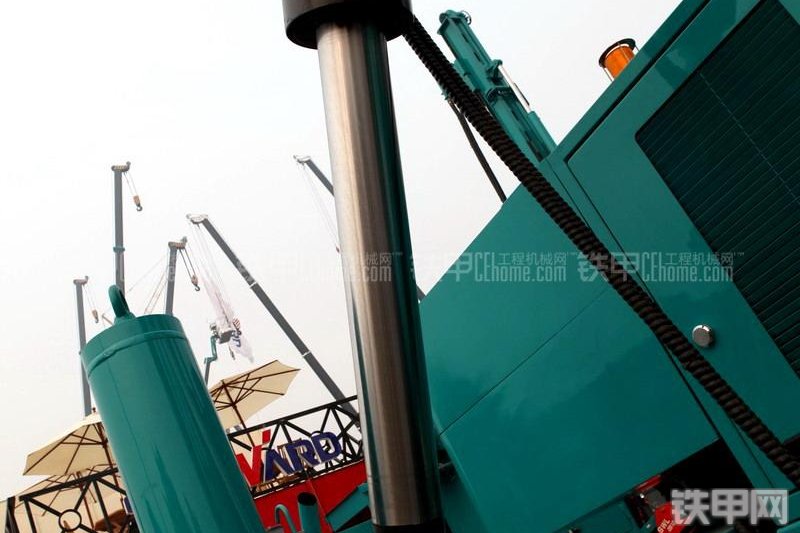 山河智能SWSD3618套管式长螺旋钻机整机外观