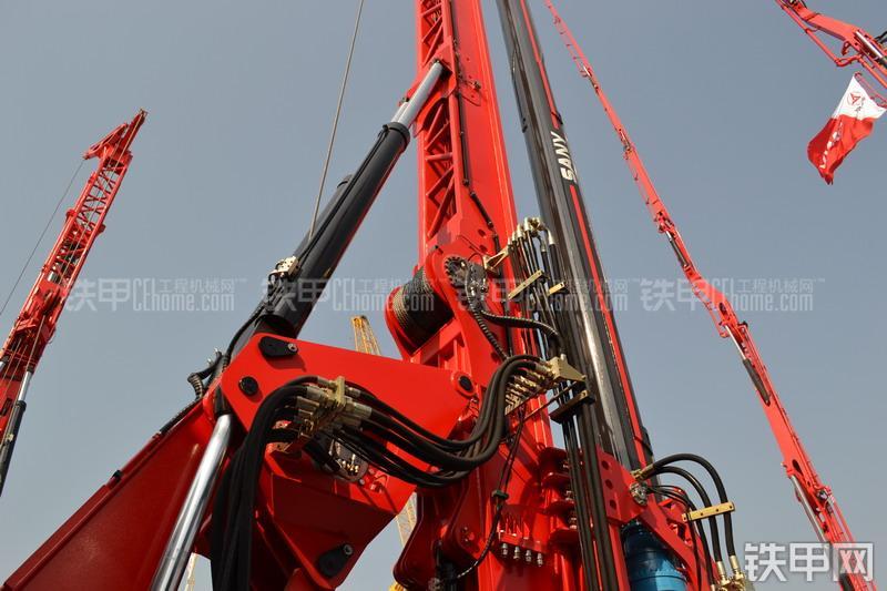 三一重工SR280RII（卡特底盘）旋挖钻局部