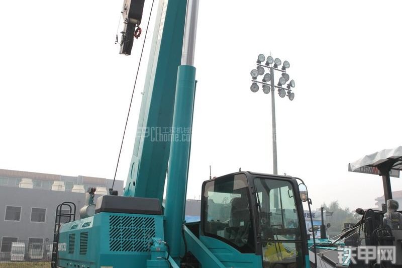 山河智能SWTC50伸缩臂起重机整机外观