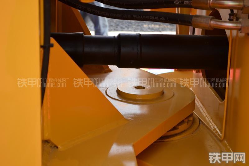柳工CLG899III装载机局部