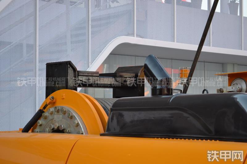 三一重工SR280RII（卡特底盘）旋挖钻局部