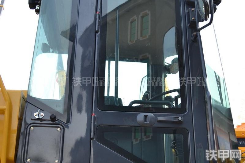 柳工CLG842IV装载机局部