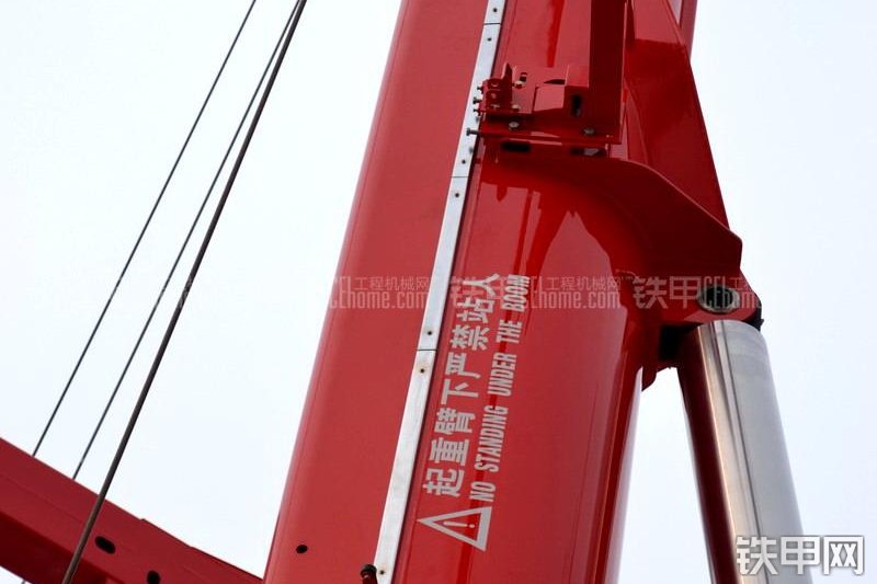 三一重工SAC2200起重机整机外观