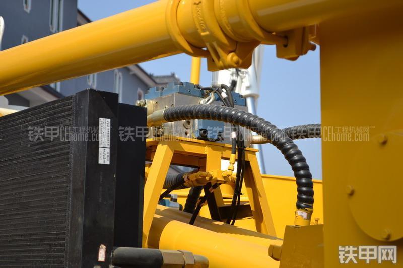 山推HJC5300THB-37沃尔沃泵车整机外观