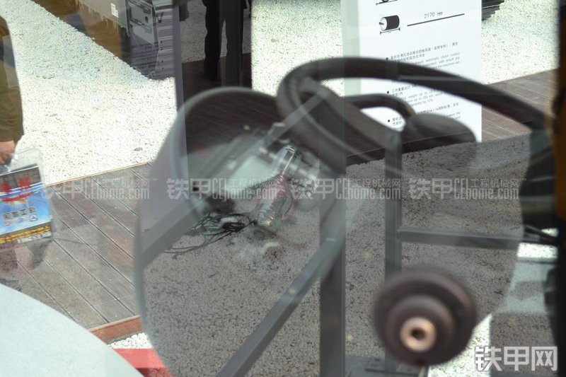 三一重工SSR260压路机局部