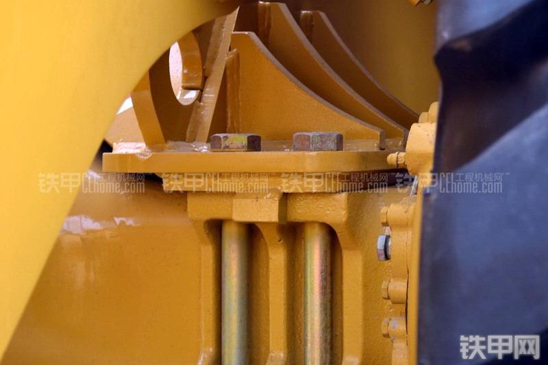 山工SEM660B装载机整机外观