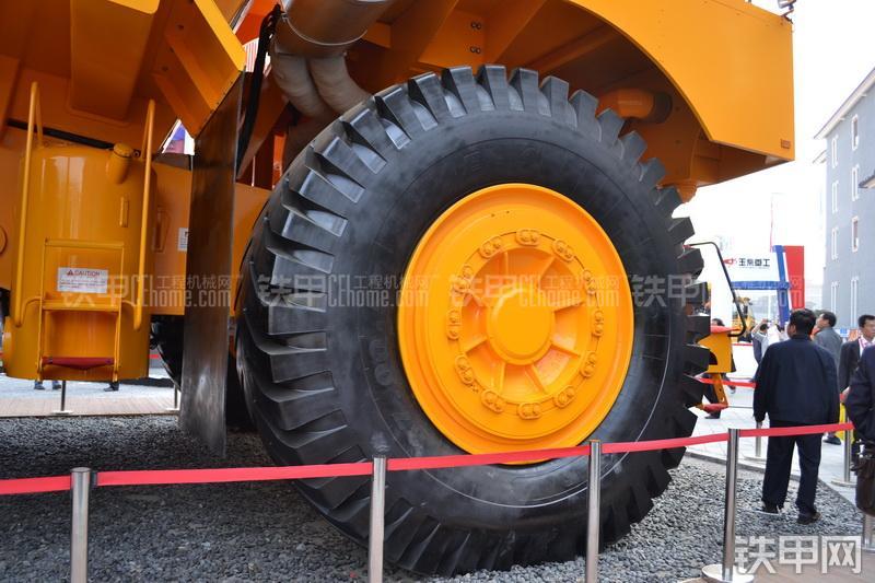 首钢重汽SGE190AC非公路自卸车整机外观