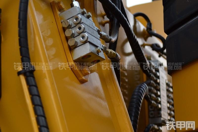 柳工856IV装载机局部