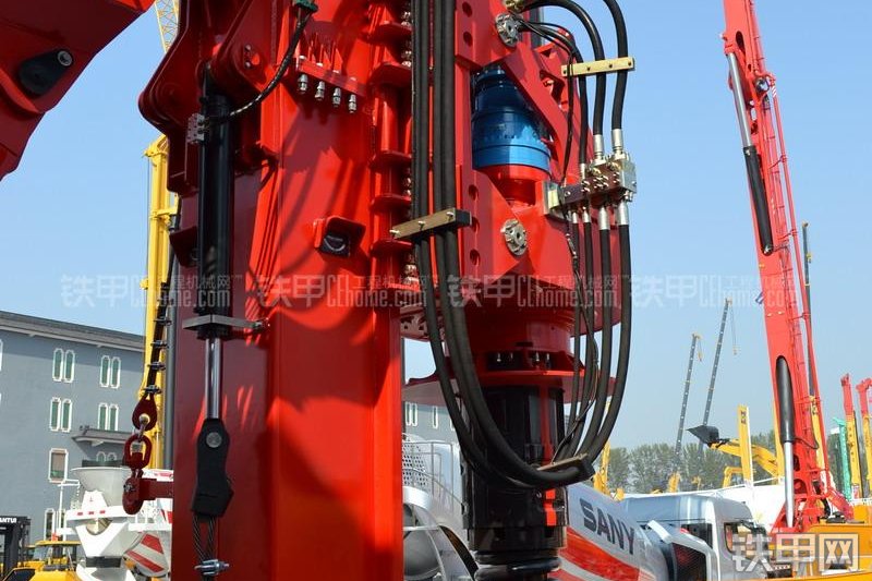 三一重工SR280RII（卡特底盘）旋挖钻局部