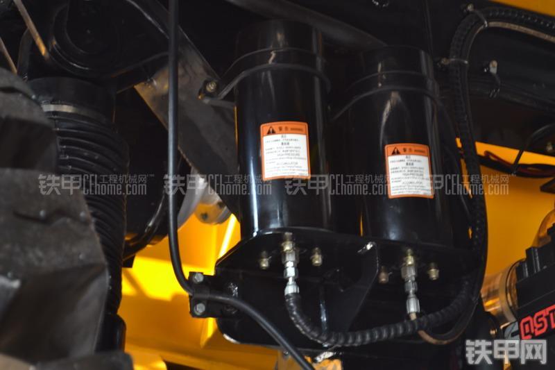 三一重工SRT95非公路自卸车局部