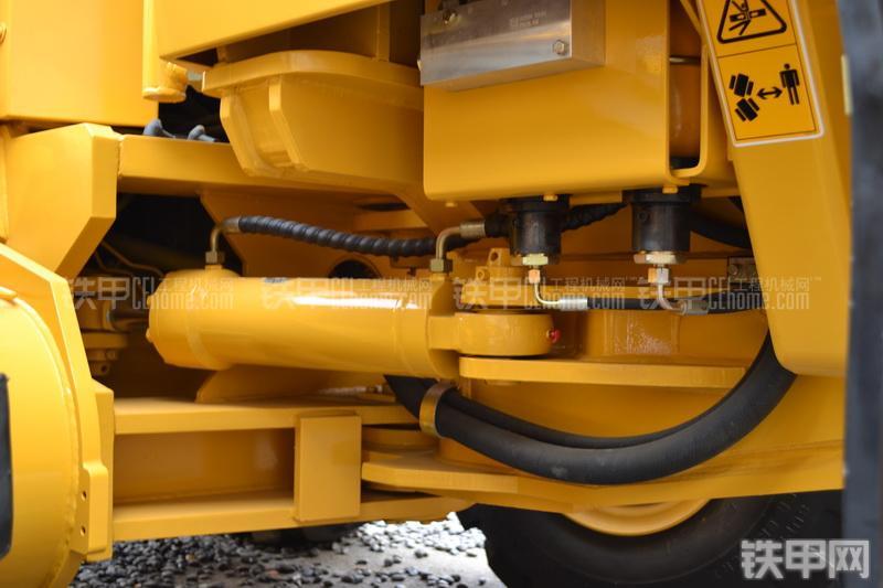 柳工CLG425III平地机整机外观