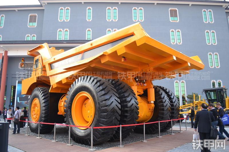 首钢重汽SGE190AC非公路自卸车整机外观