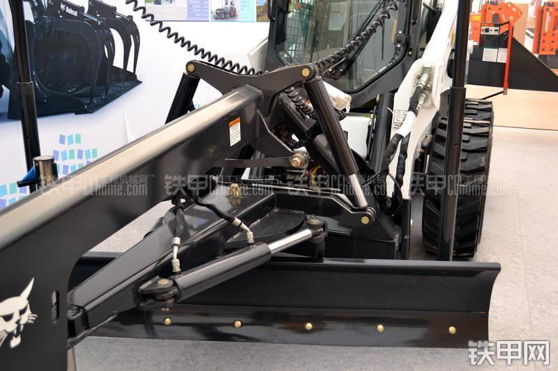 山猫S770滑移装载机局部