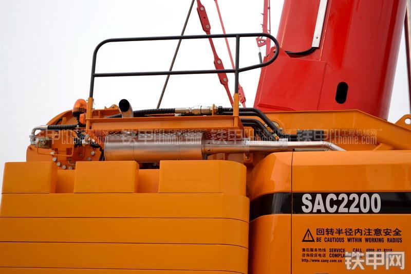三一重工SAC2200起重机整机外观
