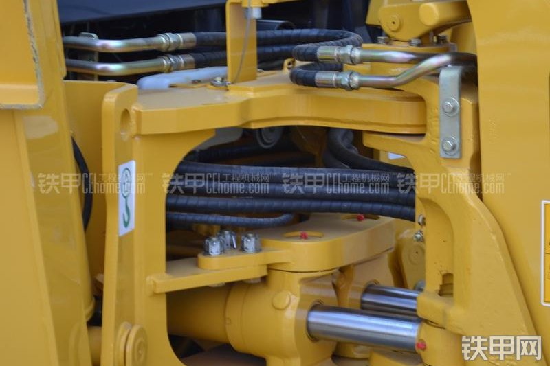 柳工CLG766A挖掘装载机整机外观