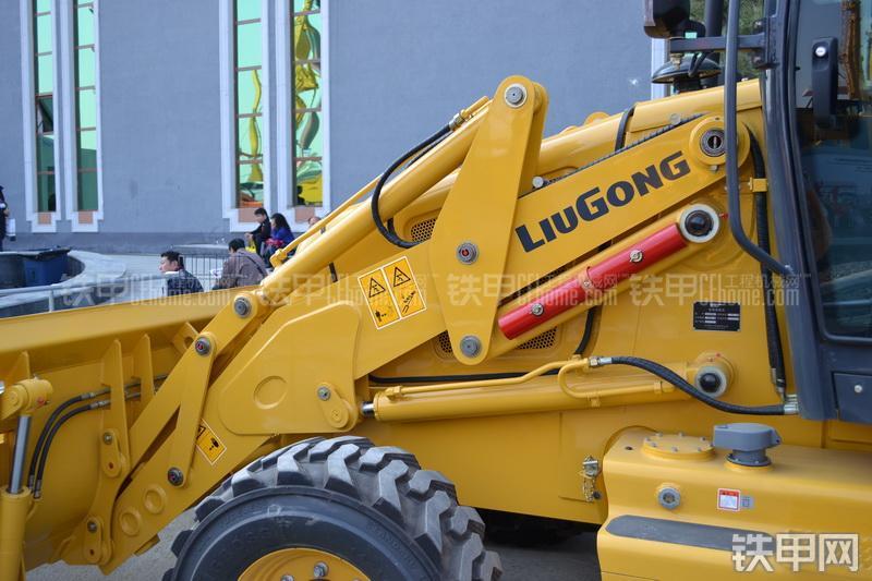 柳工CLG766A挖掘装载机整机外观