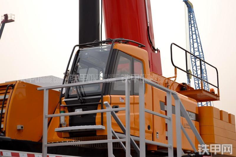 三一重工SAC2200起重机整机外观