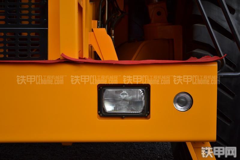 首钢重汽SGE190AC非公路自卸车整机外观