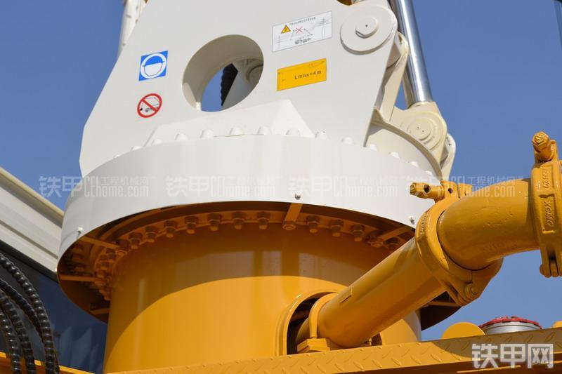 山推HJC5300THB-37沃尔沃泵车整机外观