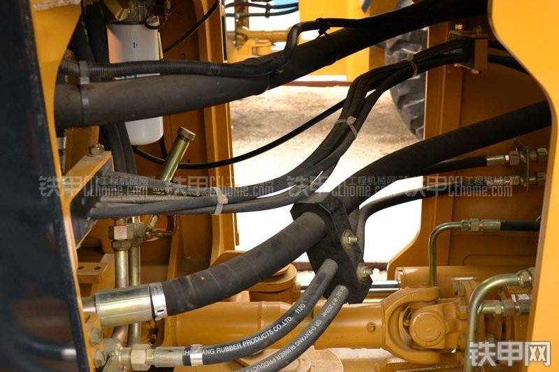 山工SEM658C装载机整机外观