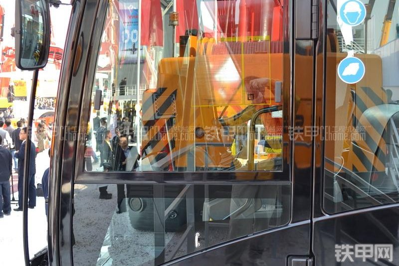 三一重工SR280RII（卡特底盘）旋挖钻局部