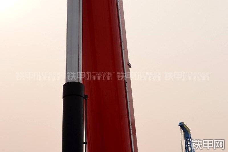 三一重工SAC2200起重机整机外观