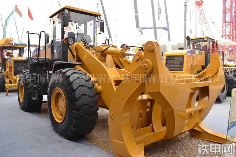 山工SEM650B装载机整机外观