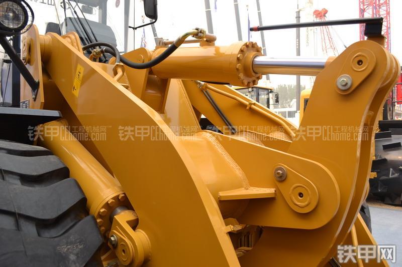 山工SEM650B装载机局部