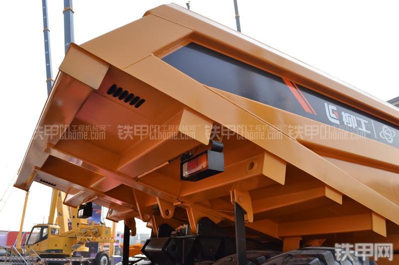 首钢重汽SGA3722非公路自卸车整机外观