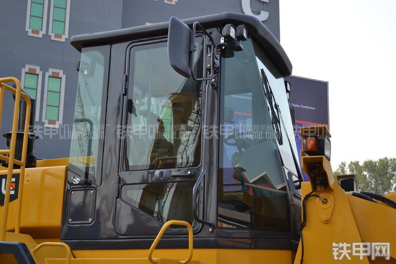 柳工856IV装载机局部