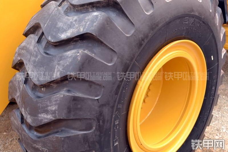 山工SEM658C装载机整机外观