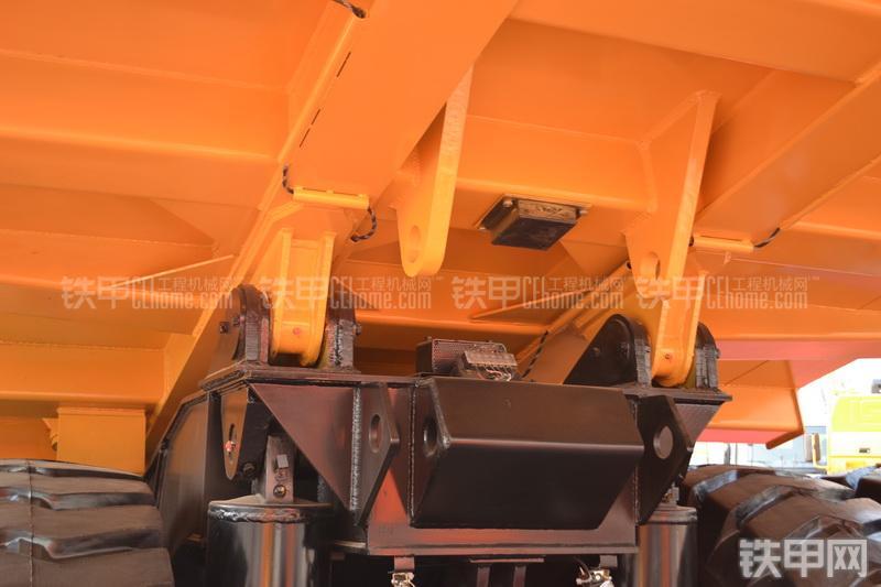 首钢重汽SGA3722非公路自卸车整机外观