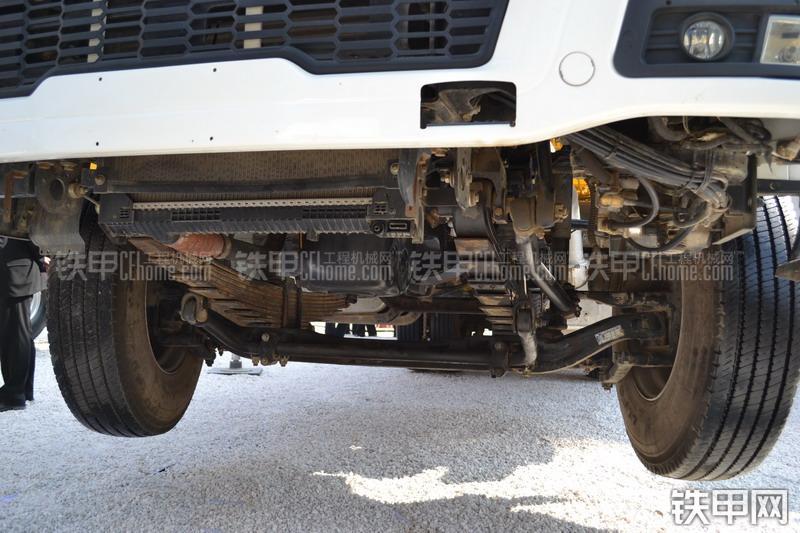 山推HJC5160THB-26陕汽泵车局部