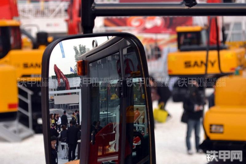 三一重工SMR222压路机整机外观