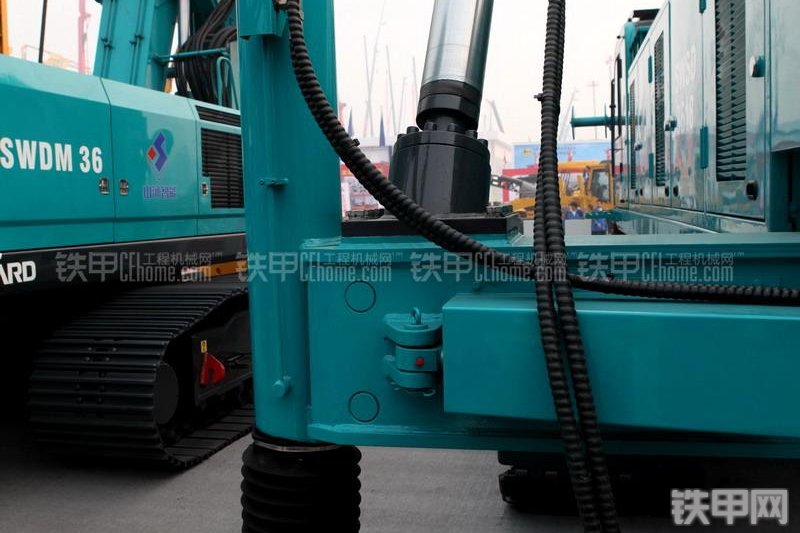 山河智能SWSD3618套管式长螺旋钻机整机外观