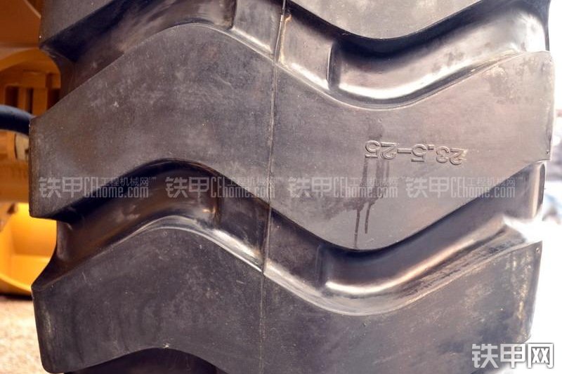 山工SEM658C装载机整机外观