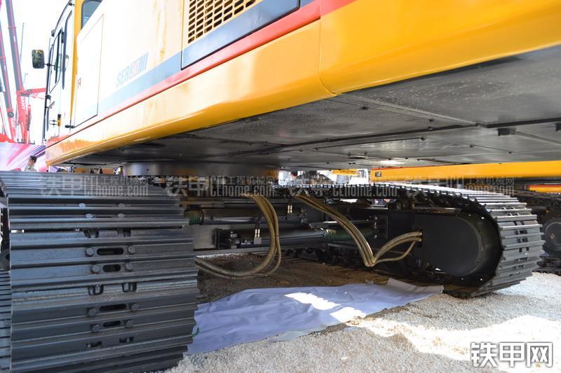 山推SER30旋挖钻整机外观