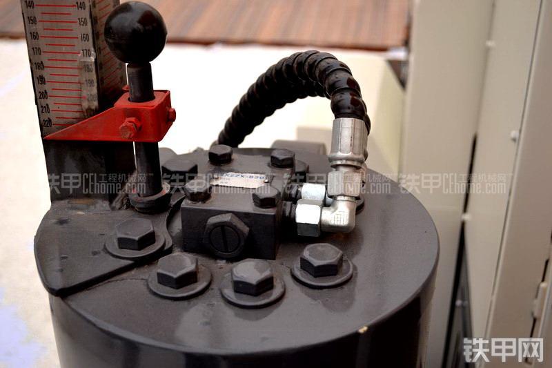 徐工XM101Q铣刨机整机外观