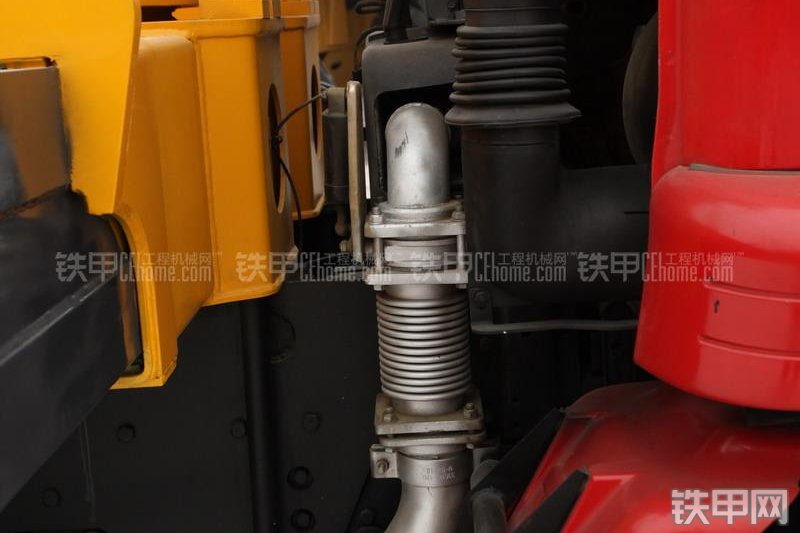 徐工SQZ600K起重机整机外观