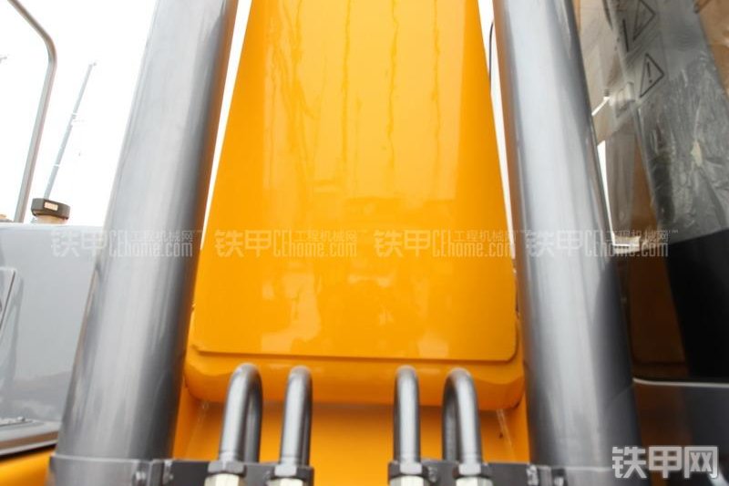 徐工XE215C挖掘机局部